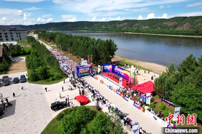 2023中国最北极昼马拉松在漠河市北极村开跑，中