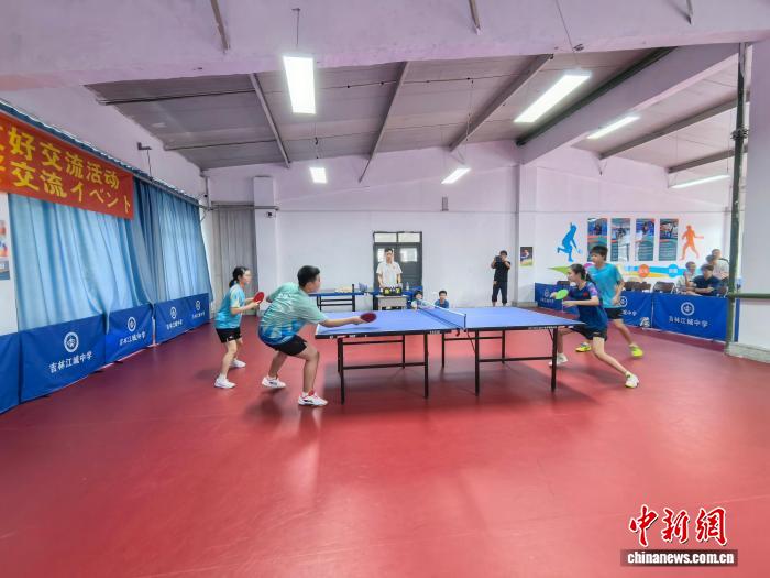 中日乒乓小将吉林以球会友：混合团体对抗深化