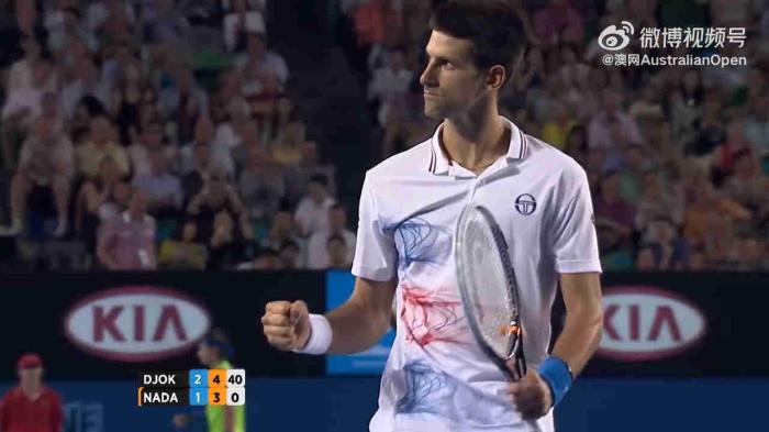 小德2012年澳网击败纳达尔所用球拍在拍卖市场创