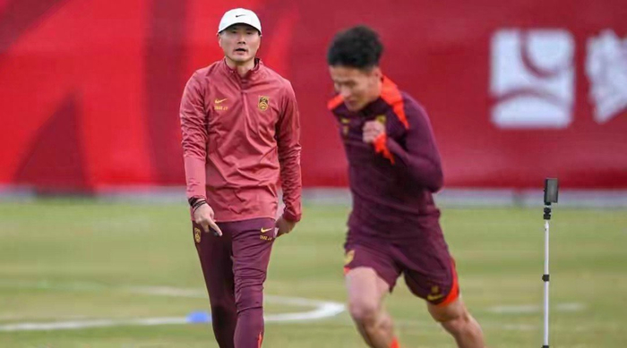 国足中前场创造力受挫 归化球员伤退引担忧