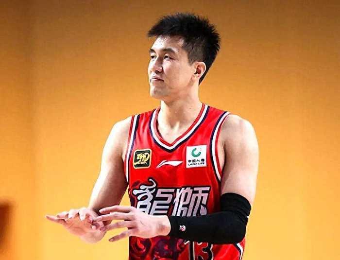 郭艾伦遭好友诈骗引热议 NBA球星皮蓬多次被骗损